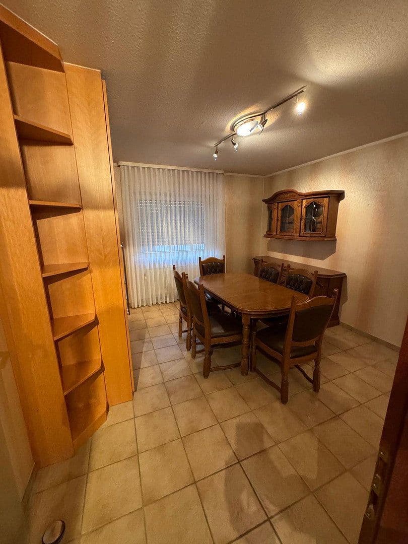 Pronájem bytu 3+1 92 m², Viehtrifftstraße 42, Speyer, Porýní-Falc Pronájem bytu 3+1 92 m², Viehtrifftstraße 42, Speyer, Porýní-Falc