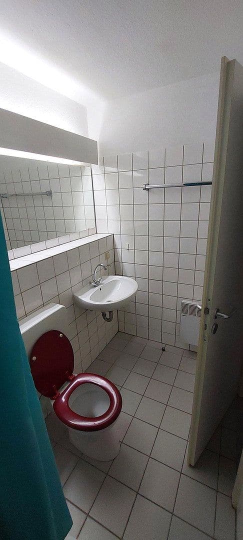 Pronájem bytu 1+1 22 m², Saarbrücken, Země Sársko Pronájem bytu 1+1 22 m², Saarbrücken, Země Sársko