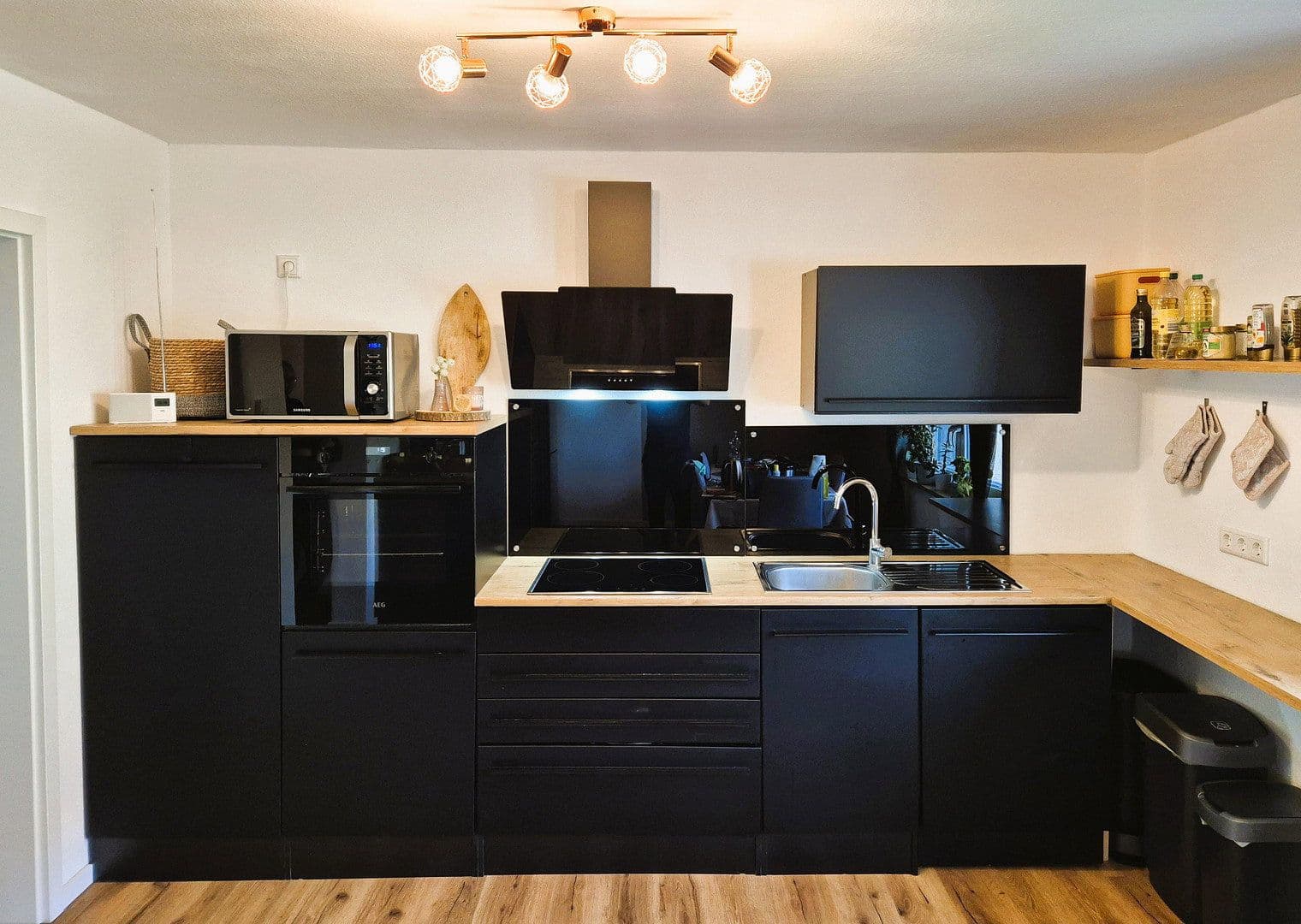 Prodej domu 120 m², pozemek 286 m², Absberg, Bavorsko Prodej domu 120 m², pozemek 286 m², Absberg, Bavorsko