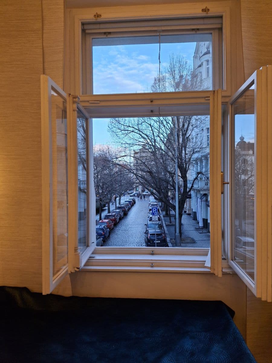 Pronájem bytu, náměstí Bratří Synků, Praha, Praha Pronájem bytu, náměstí Bratří Synků, Praha, Praha