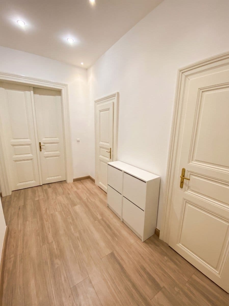 Pronájem bytu 82 m², U Nádražní lávky, Praha, Praha Pronájem bytu 82 m², U Nádražní lávky, Praha, Praha
