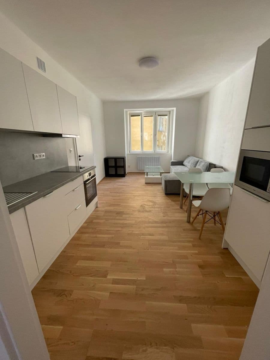 Pronájem bytu 52 m², Národní obrany, Praha, Praha Pronájem bytu 52 m², Národní obrany, Praha, Praha