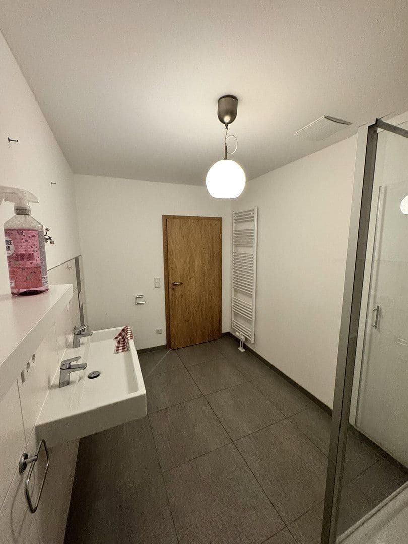 Pronájem bytu 3+1 94 m², Großreuther Straße 77, Nürnberg, Bavorsko Pronájem bytu 3+1 94 m², Großreuther Straße 77, Nürnberg, Bavorsko