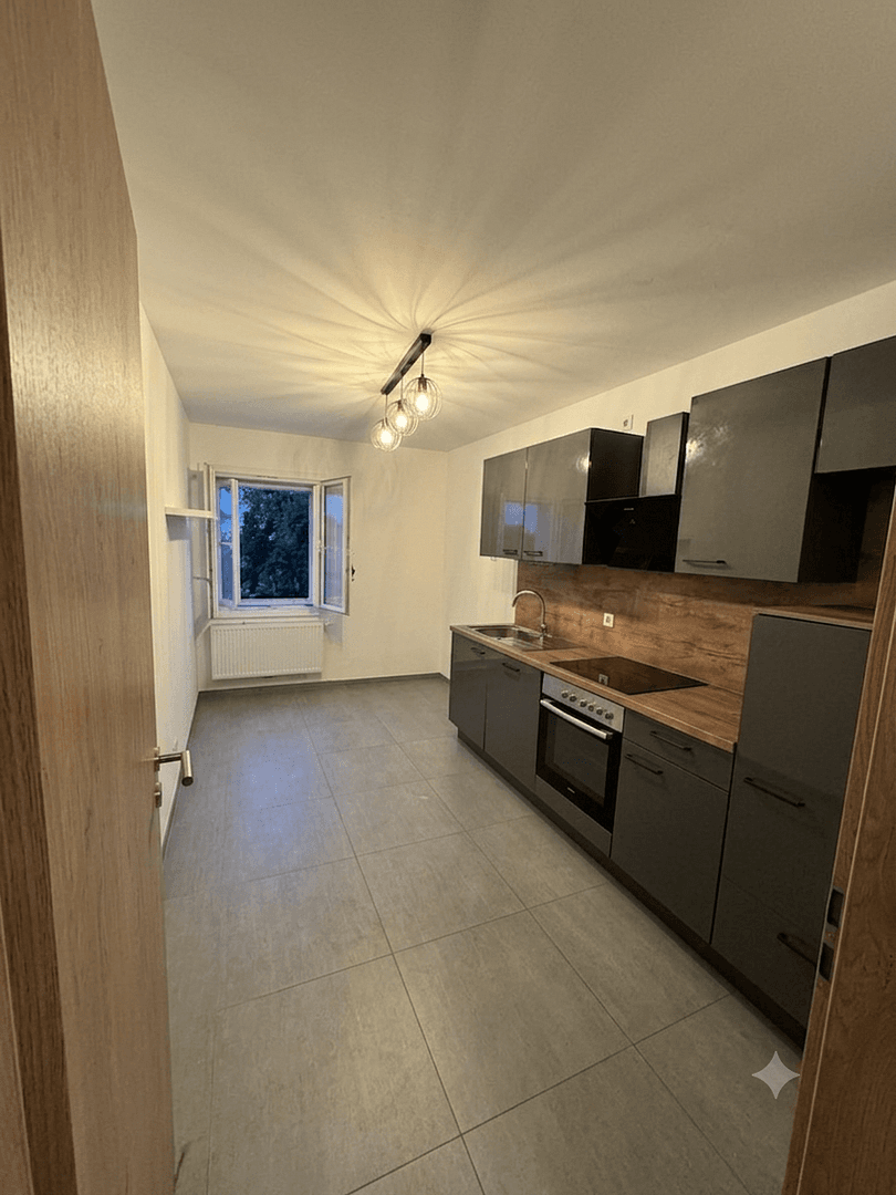 Pronájem bytu 3+1 94 m², Großreuther Straße 77, Nürnberg, Bavorsko Pronájem bytu 3+1 94 m², Großreuther Straße 77, Nürnberg, Bavorsko