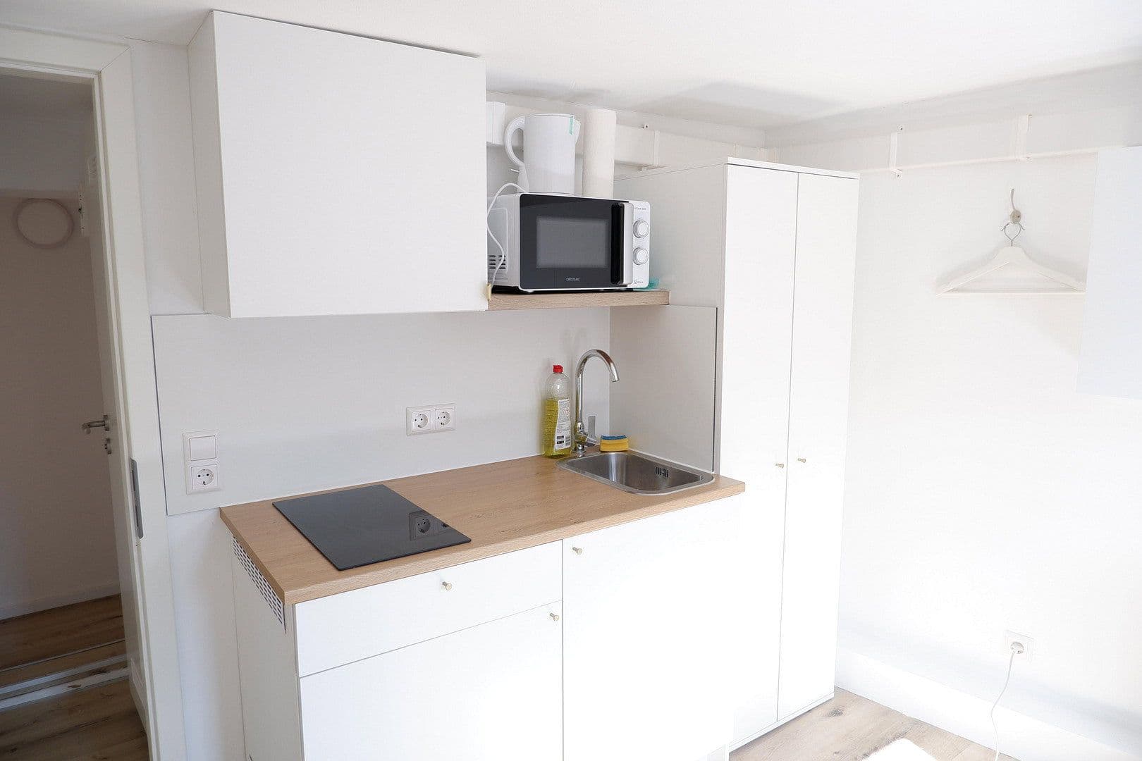 Pronájem bytu 2+1 25 m², Neckarhalde 4, Tübingen, Bádensko-Württembersko Pronájem bytu 2+1 25 m², Neckarhalde 4, Tübingen, Bádensko-Württembersko