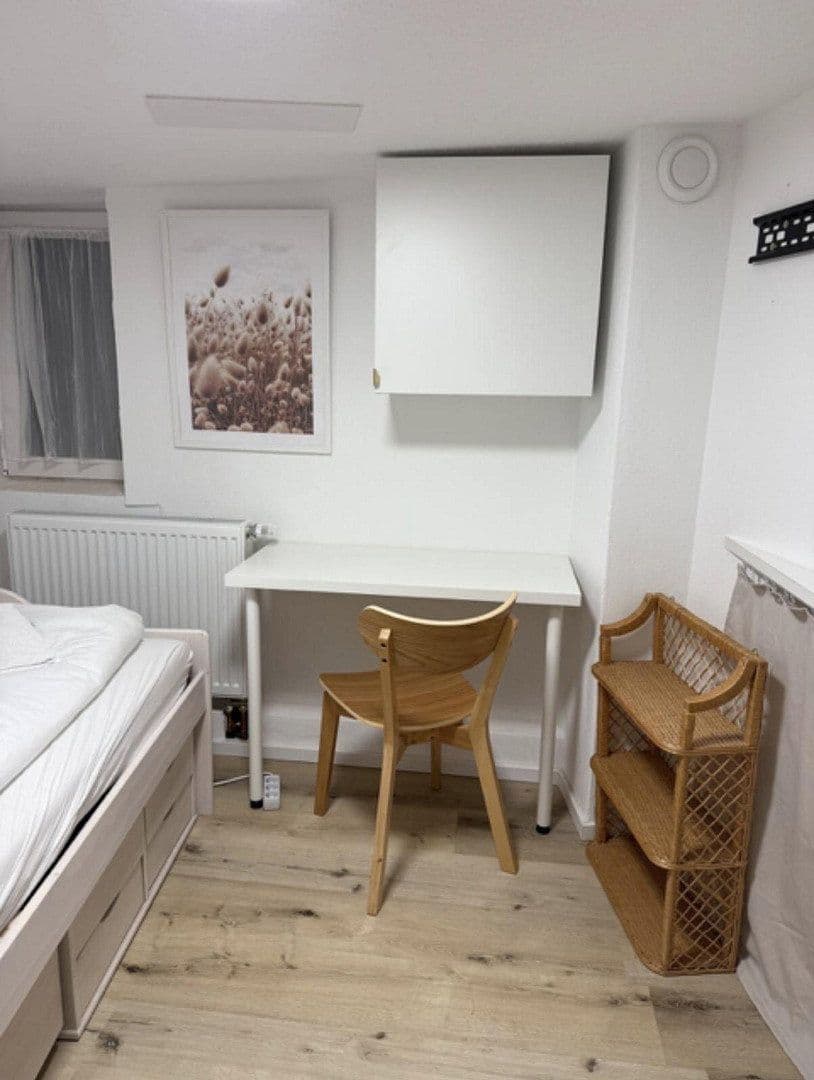 Pronájem bytu 2+1 25 m², Neckarhalde 4, Tübingen, Bádensko-Württembersko Pronájem bytu 2+1 25 m², Neckarhalde 4, Tübingen, Bádensko-Württembersko