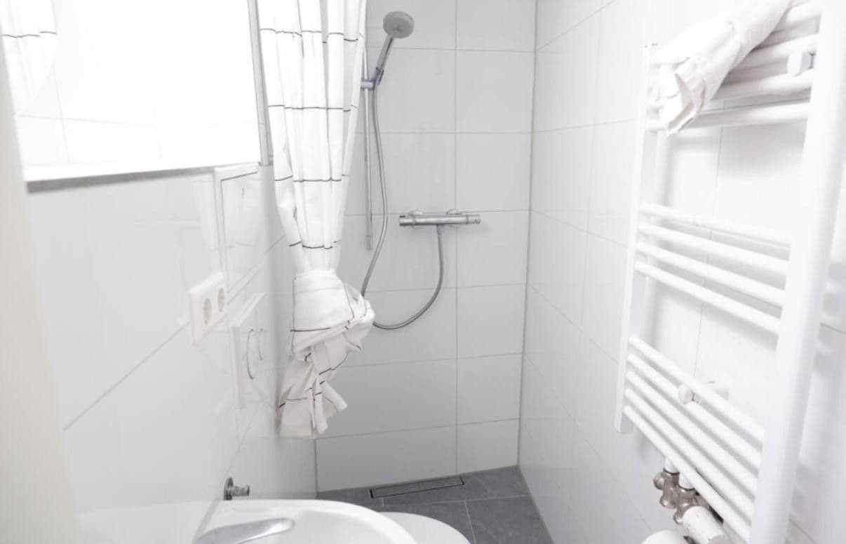 Pronájem bytu 2+1 25 m², Neckarhalde 4, Tübingen, Bádensko-Württembersko Pronájem bytu 2+1 25 m², Neckarhalde 4, Tübingen, Bádensko-Württembersko
