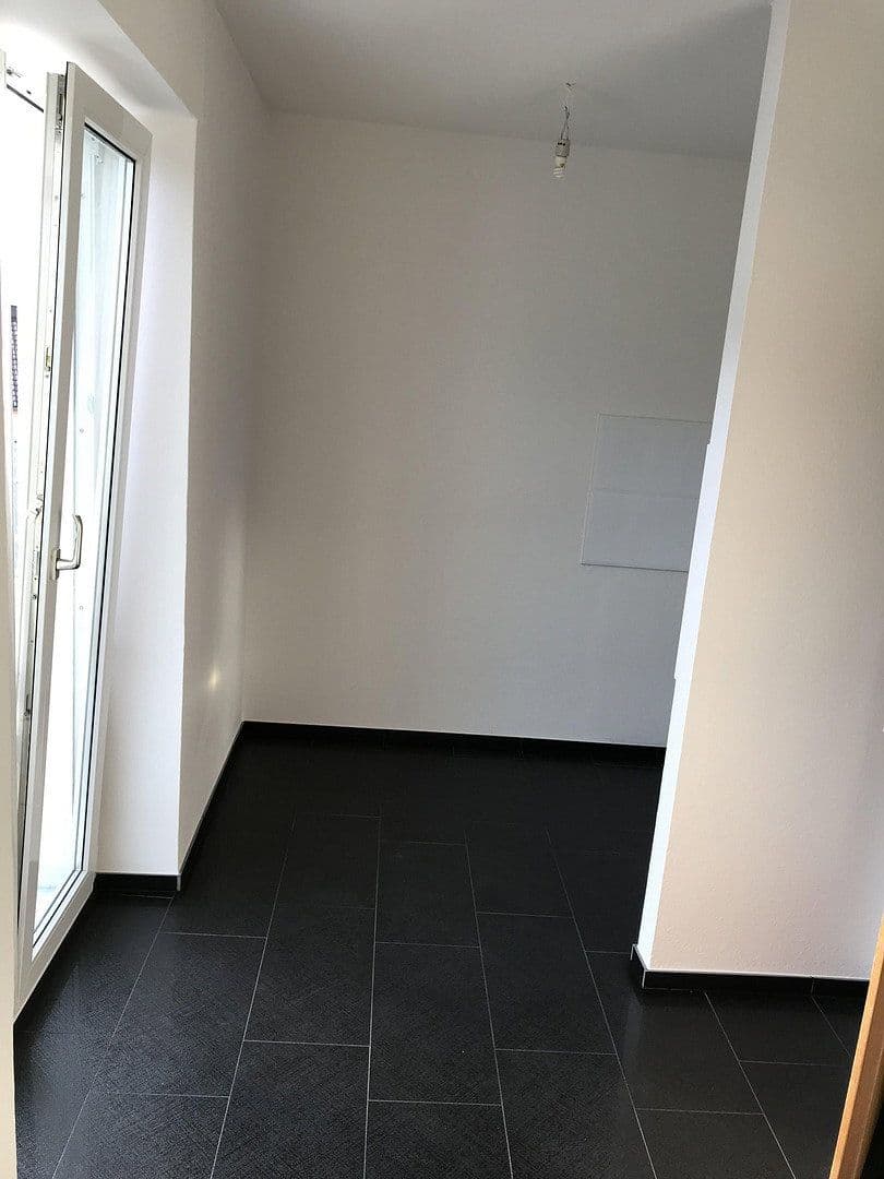 Pronájem bytu 1+1 28 m², Heidenheimerstrasse 20, Garching, Bavorsko Pronájem bytu 1+1 28 m², Heidenheimerstrasse 20, Garching, Bavorsko
