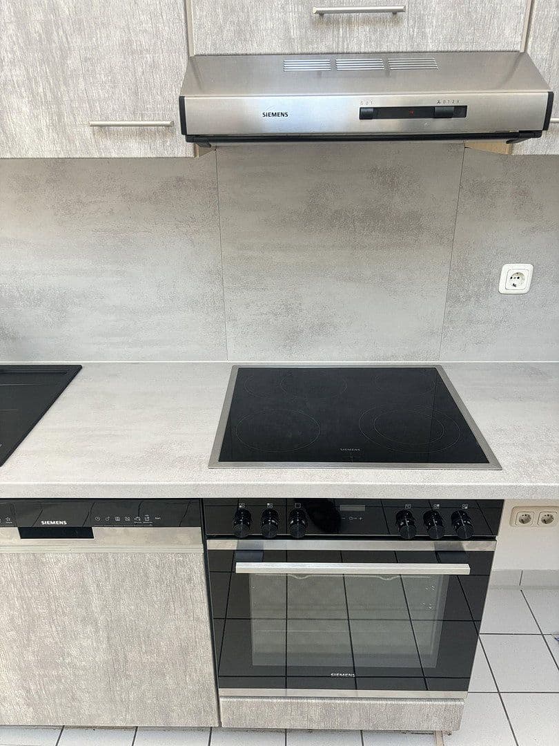 Pronájem bytu 2+kk 98 m², Uferstraße 19, Leipzig, Sasko Pronájem bytu 2+kk 98 m², Uferstraße 19, Leipzig, Sasko