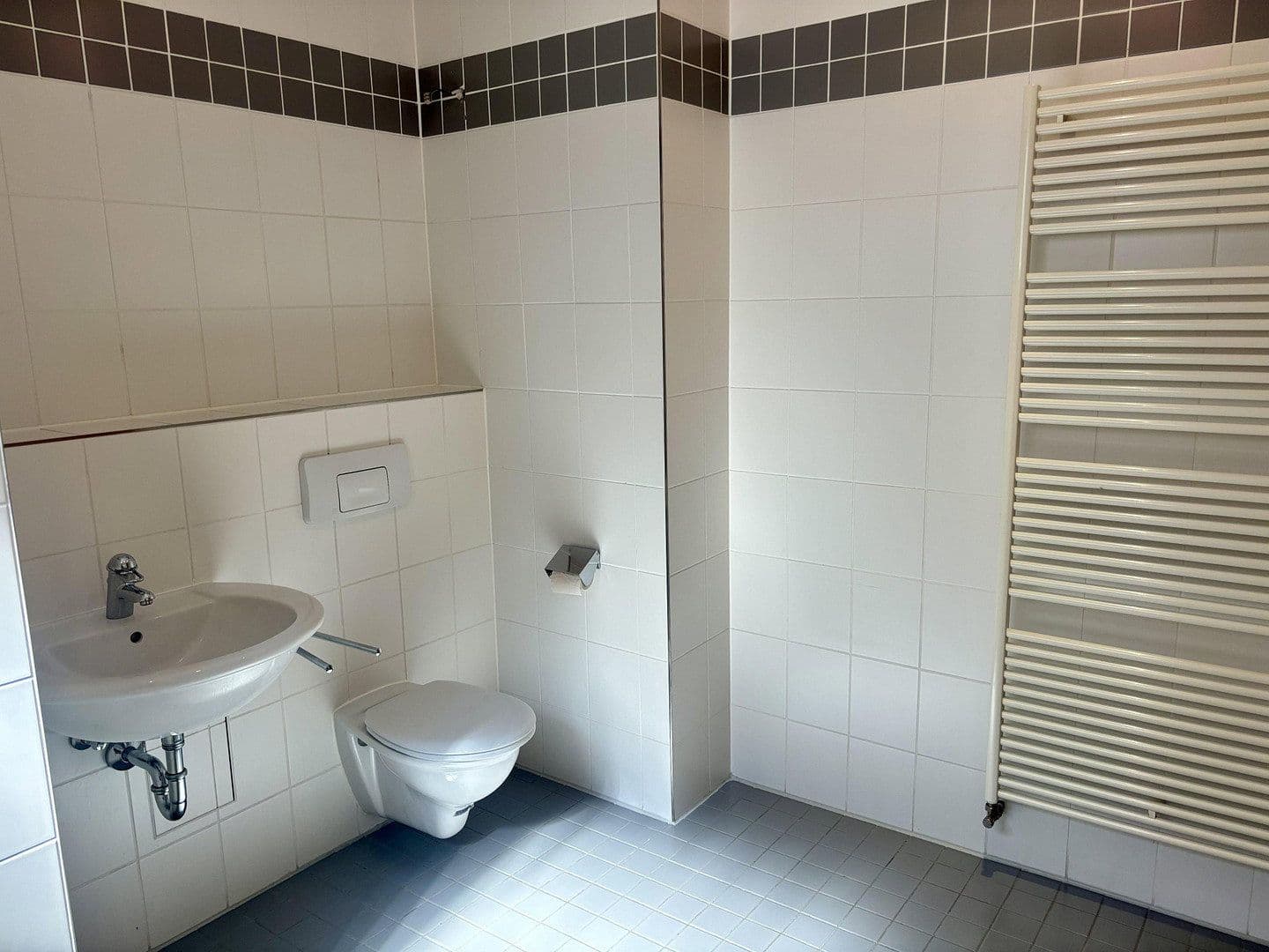 Pronájem bytu 2+kk 98 m², Uferstraße 19, Leipzig, Sasko Pronájem bytu 2+kk 98 m², Uferstraße 19, Leipzig, Sasko