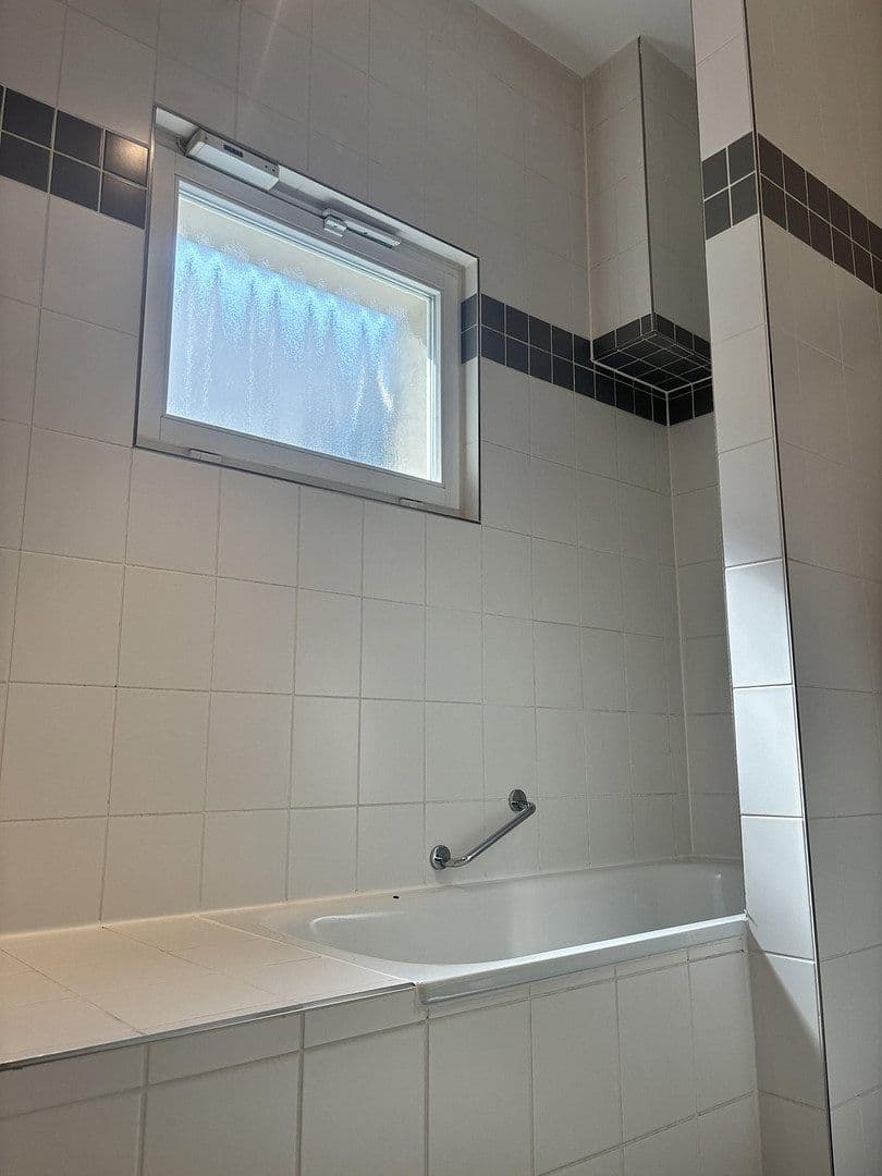 Pronájem bytu 2+kk 98 m², Uferstraße 19, Leipzig, Sasko Pronájem bytu 2+kk 98 m², Uferstraße 19, Leipzig, Sasko