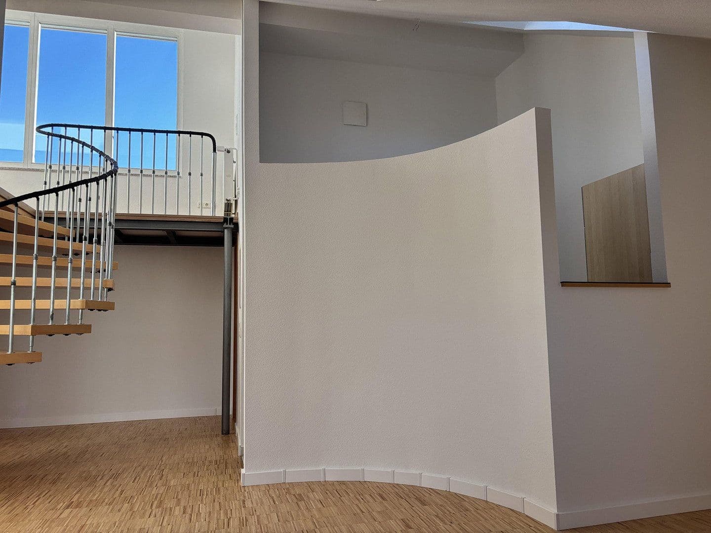 Pronájem bytu 2+kk 98 m², Uferstraße 19, Leipzig, Sasko Pronájem bytu 2+kk 98 m², Uferstraße 19, Leipzig, Sasko