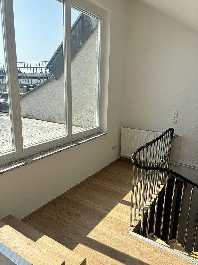 Pronájem bytu 2+kk 98 m², Uferstraße 19, Leipzig, Sasko Pronájem bytu 2+kk 98 m², Uferstraße 19, Leipzig, Sasko