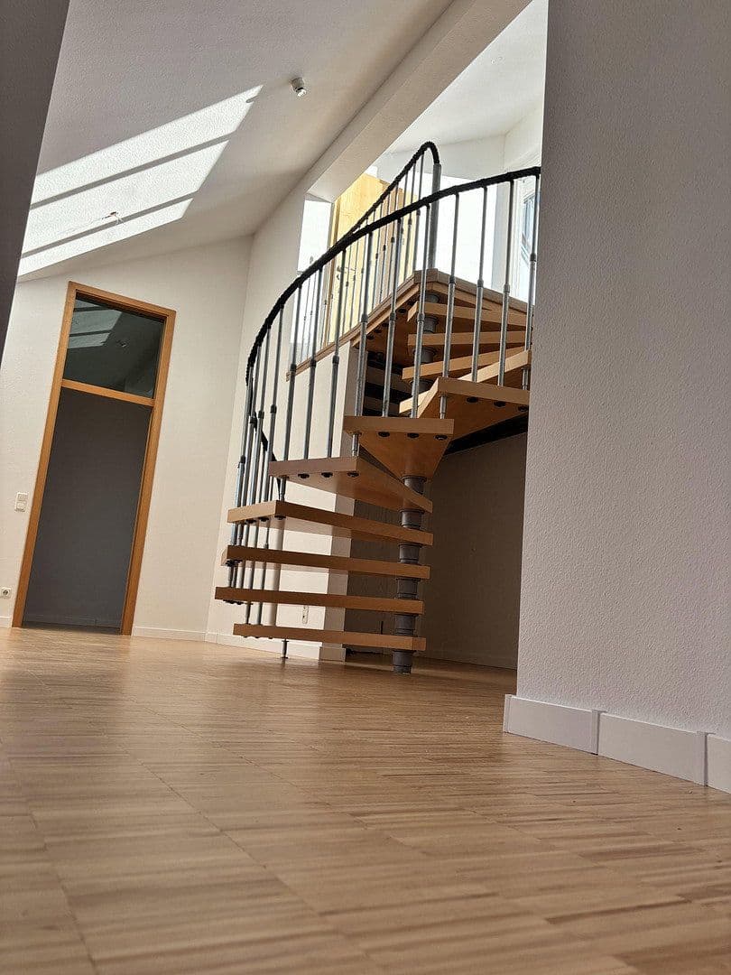 Pronájem bytu 2+kk 98 m², Uferstraße 19, Leipzig, Sasko Pronájem bytu 2+kk 98 m², Uferstraße 19, Leipzig, Sasko