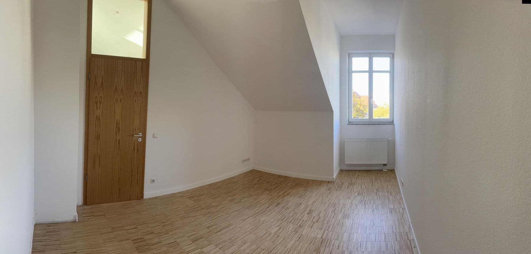Pronájem bytu 2+kk 98 m², Uferstraße 19, Leipzig, Sasko Pronájem bytu 2+kk 98 m², Uferstraße 19, Leipzig, Sasko