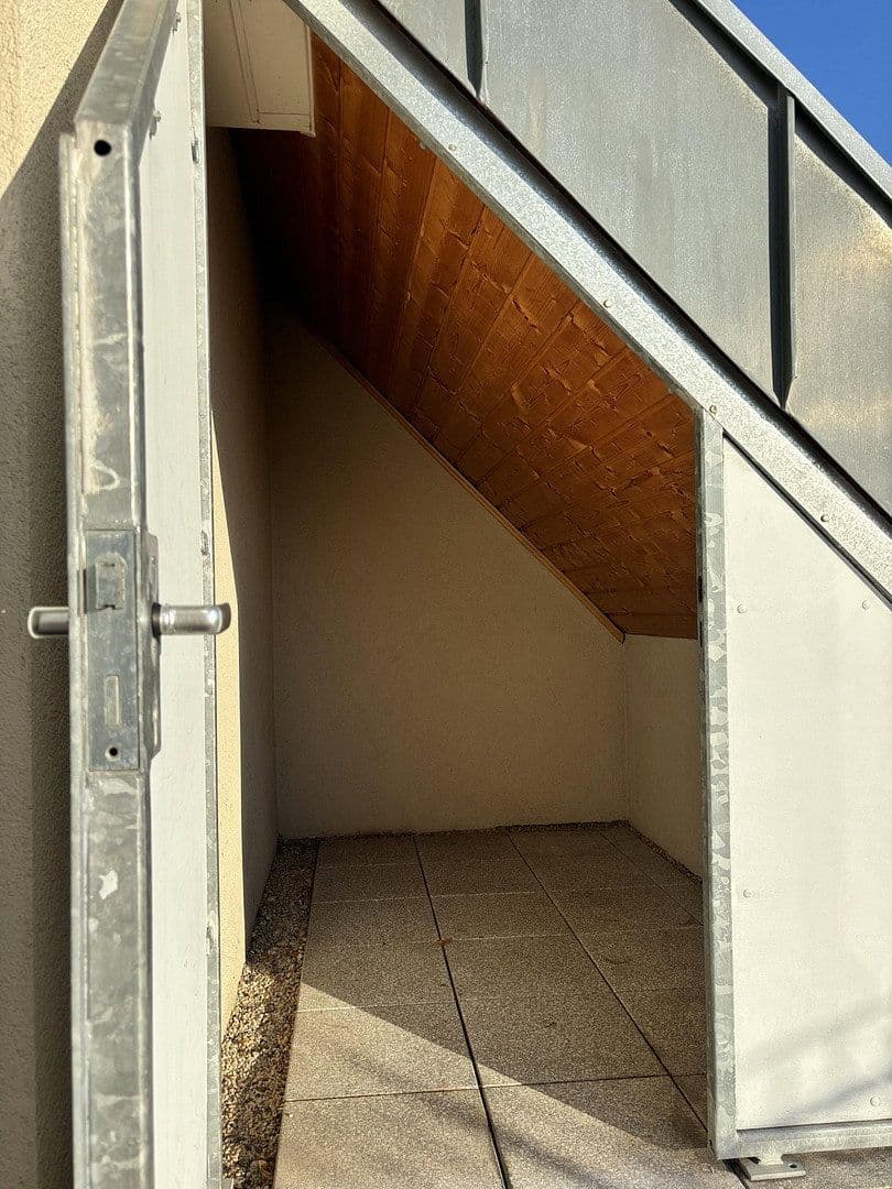 Pronájem bytu 2+kk 98 m², Uferstraße 19, Leipzig, Sasko Pronájem bytu 2+kk 98 m², Uferstraße 19, Leipzig, Sasko