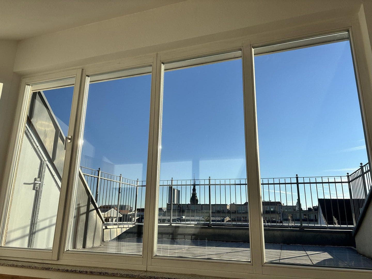 Pronájem bytu 2+kk 98 m², Uferstraße 19, Leipzig, Sasko Pronájem bytu 2+kk 98 m², Uferstraße 19, Leipzig, Sasko