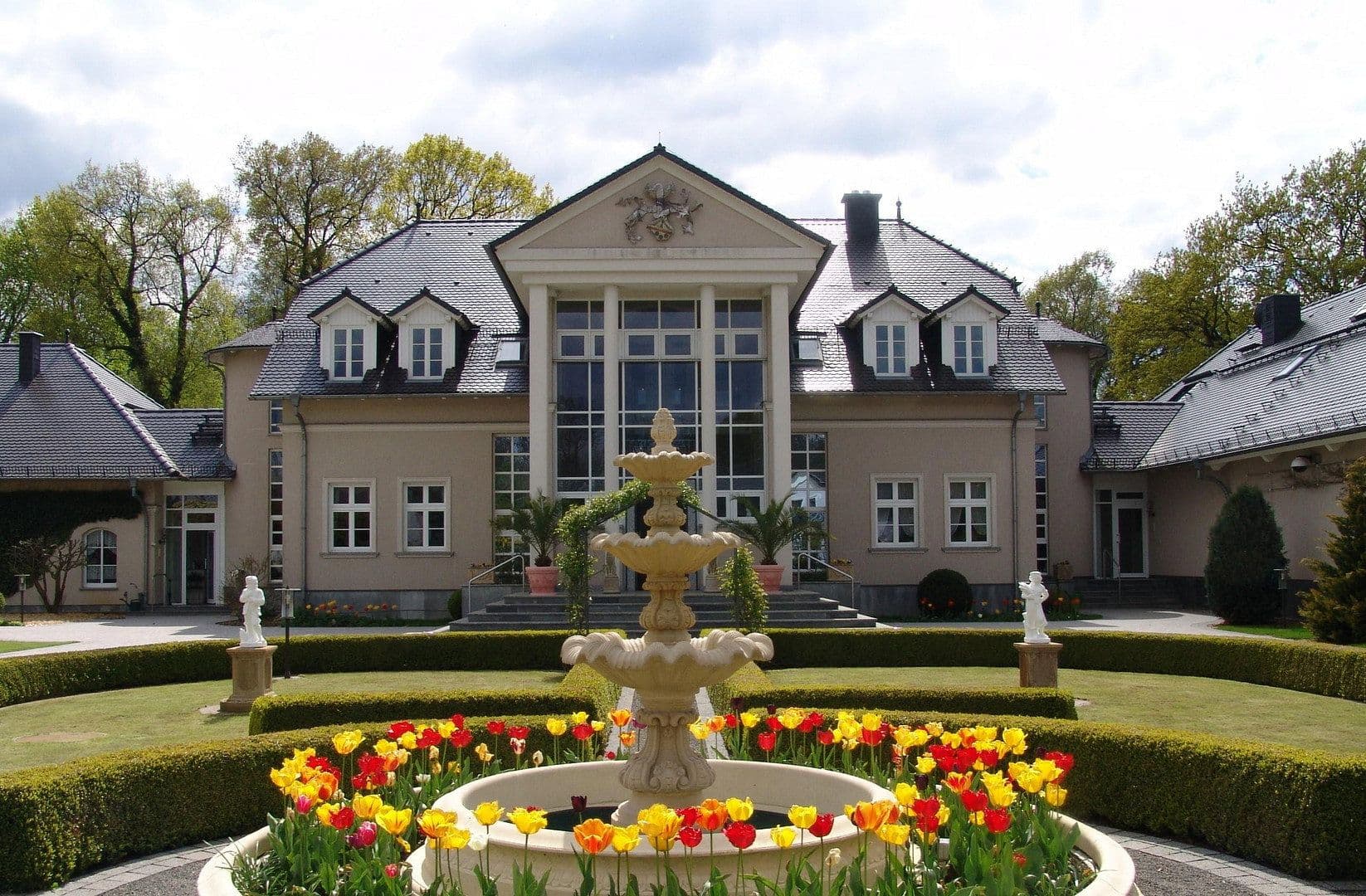 Prodej domu 1.082 m², pozemek 9.536 m², Kolkwitz, Braniborsko Prodej domu 1.082 m², pozemek 9.536 m², Kolkwitz, Braniborsko