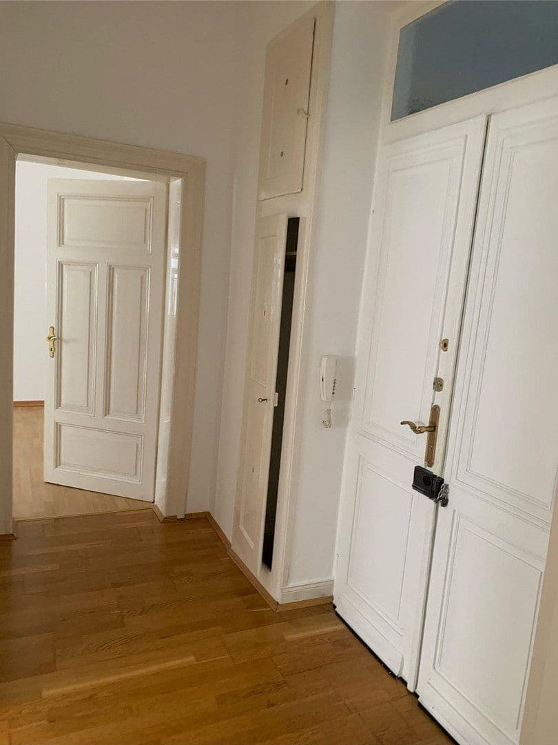 Pronájem bytu 2+1 56 m², Gneisenaustrasse 10, Wiesbaden, Hessen Pronájem bytu 2+1 56 m², Gneisenaustrasse 10, Wiesbaden, Hessen