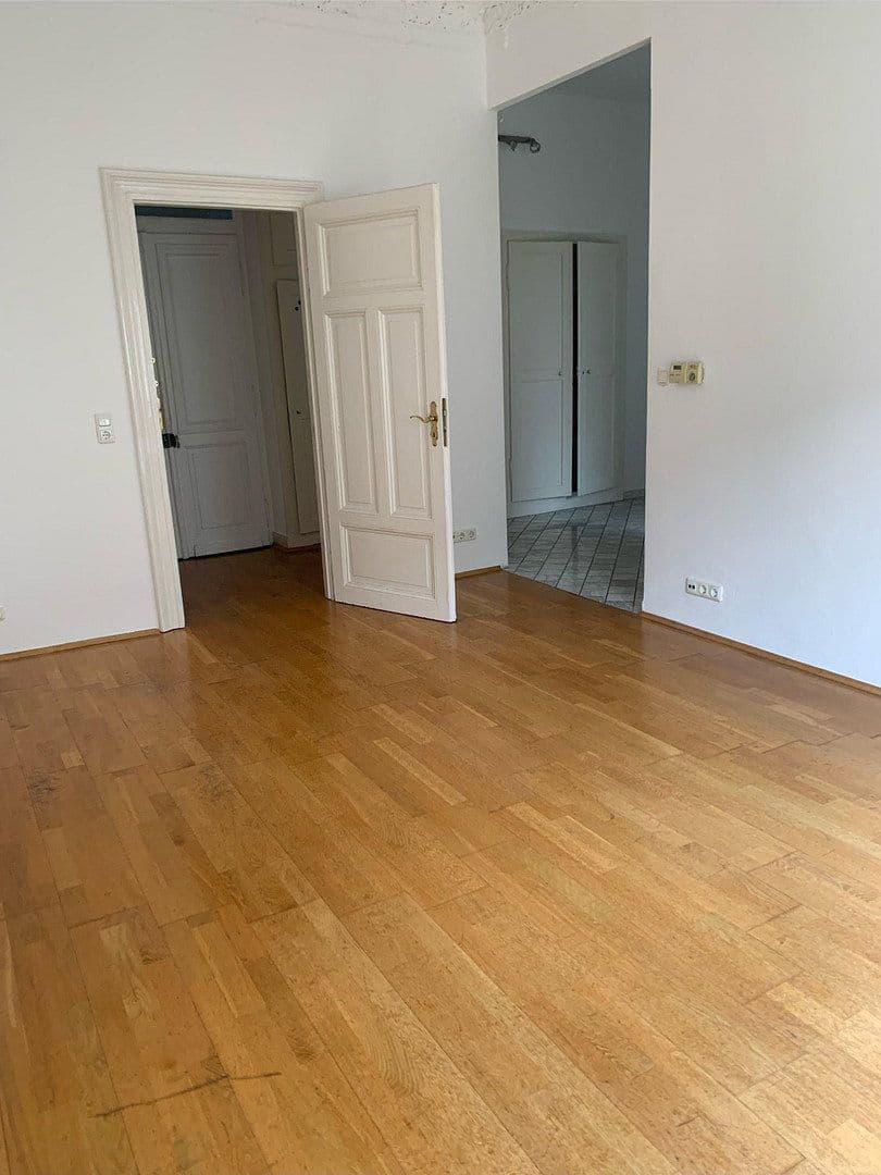Pronájem bytu 2+1 56 m², Gneisenaustrasse 10, Wiesbaden, Hessen Pronájem bytu 2+1 56 m², Gneisenaustrasse 10, Wiesbaden, Hessen