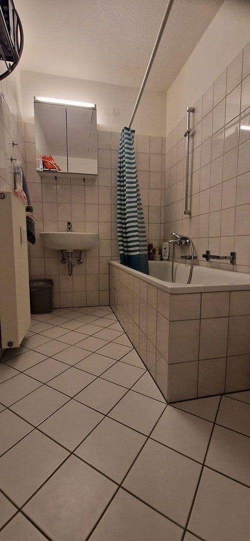 Pronájem bytu 2+1 60 m², Baumstr. 38, Essen, Severní Porýní-Vestfálsko Pronájem bytu 2+1 60 m², Baumstr. 38, Essen, Severní Porýní-Vestfálsko