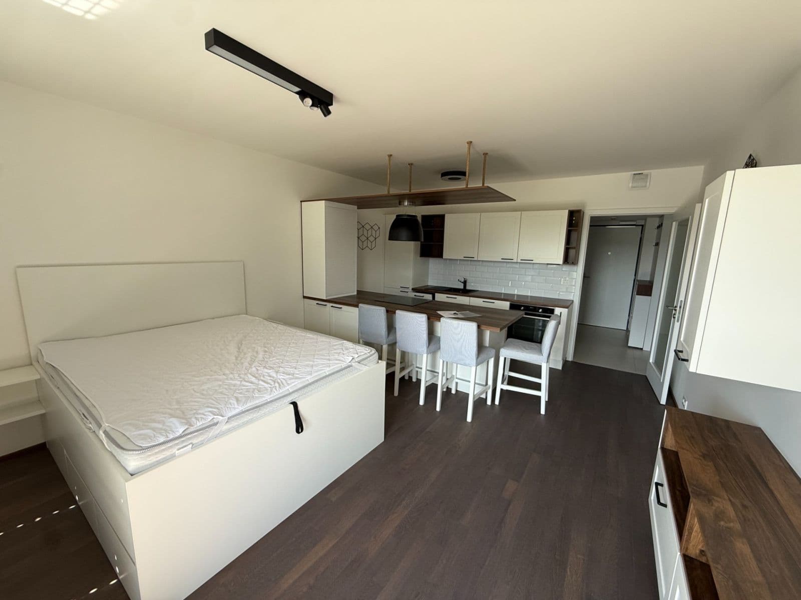 Pronájem bytu 1+kk 36 m², Vrbova, Praha, Praha Pronájem bytu 1+kk 36 m², Vrbova, Praha, Praha