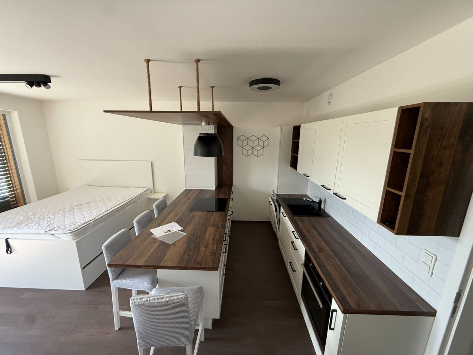 Pronájem bytu 1+kk 36 m², Vrbova, Praha, Praha Pronájem bytu 1+kk 36 m², Vrbova, Praha, Praha