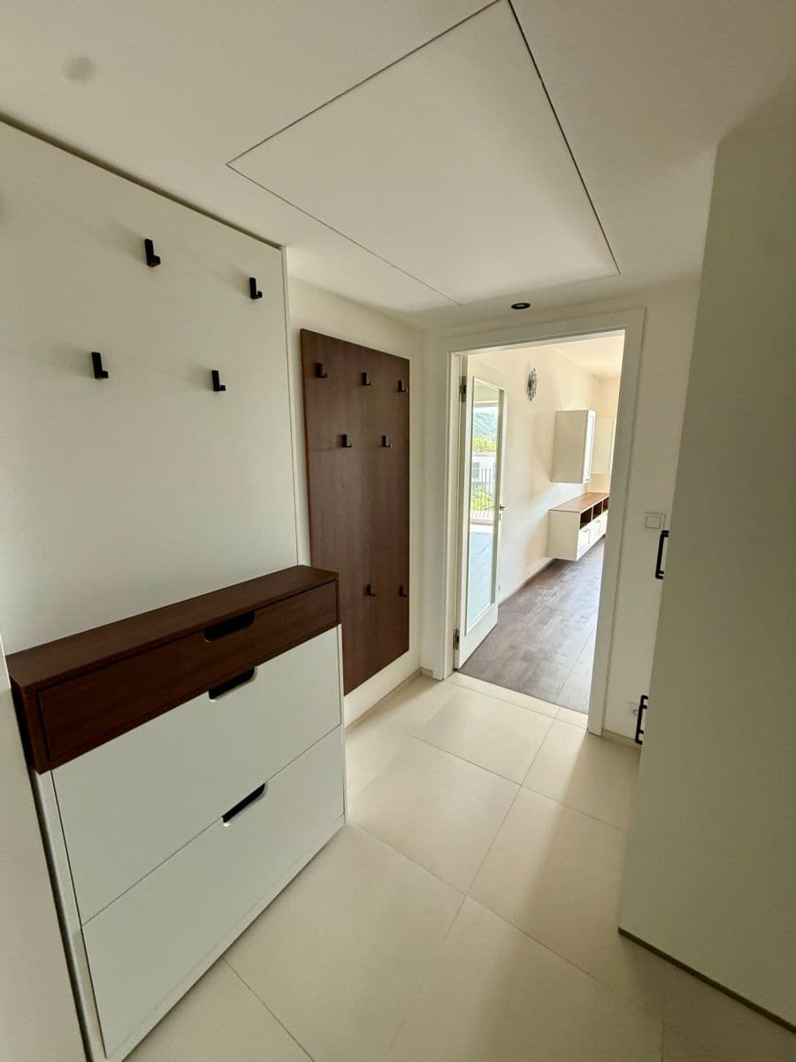 Pronájem bytu 1+kk 36 m², Vrbova, Praha, Praha Pronájem bytu 1+kk 36 m², Vrbova, Praha, Praha