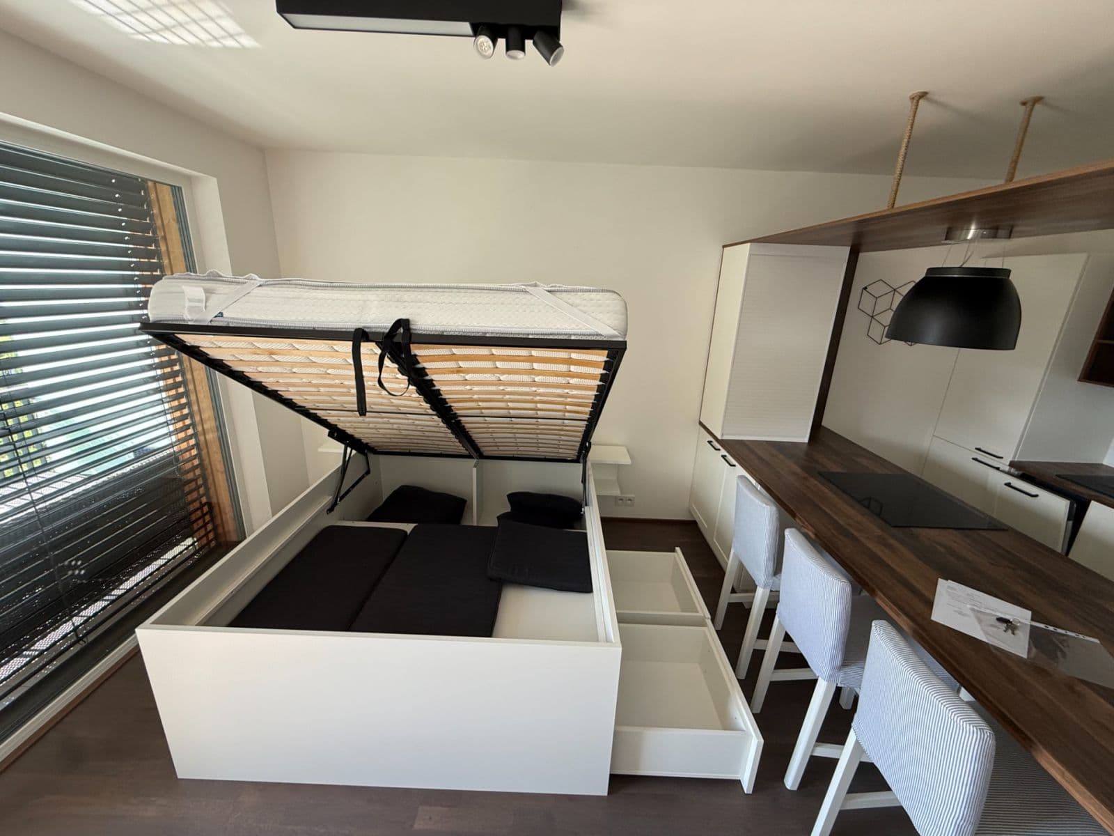 Pronájem bytu 1+kk 36 m², Vrbova, Praha, Praha Pronájem bytu 1+kk 36 m², Vrbova, Praha, Praha
