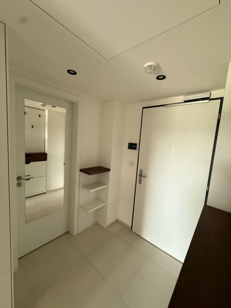 Pronájem bytu 1+kk 36 m², Vrbova, Praha, Praha Pronájem bytu 1+kk 36 m², Vrbova, Praha, Praha