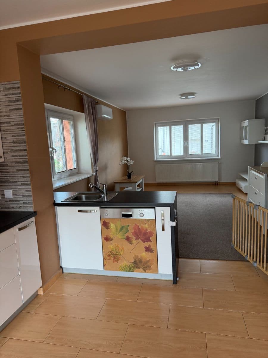 Pronájem domu 160 m², pozemek 285 m², Horova, Bruntál, Moravskoslezský kraj Pronájem domu 160 m², pozemek 285 m², Horova, Bruntál, Moravskoslezský kraj