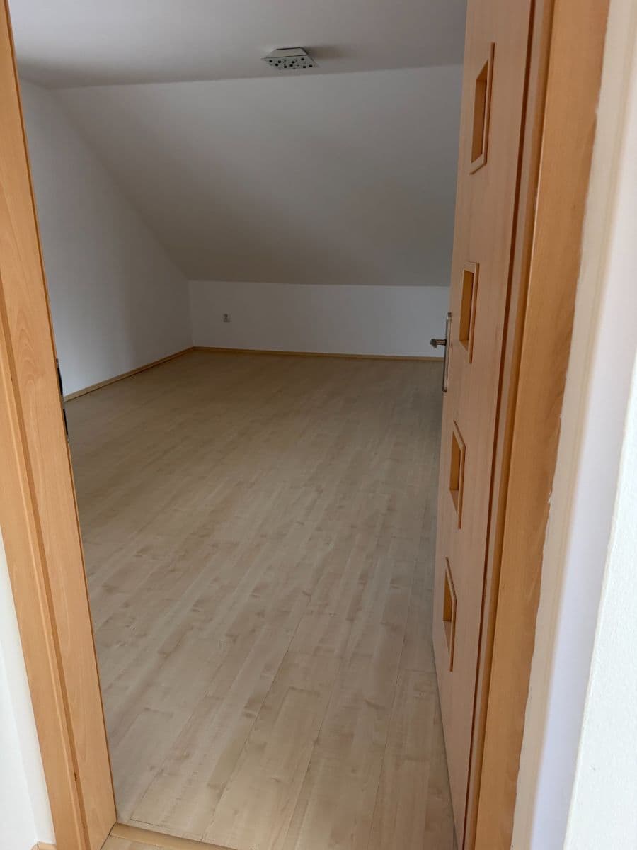 Pronájem domu 160 m², pozemek 285 m², Horova, Bruntál, Moravskoslezský kraj Pronájem domu 160 m², pozemek 285 m², Horova, Bruntál, Moravskoslezský kraj
