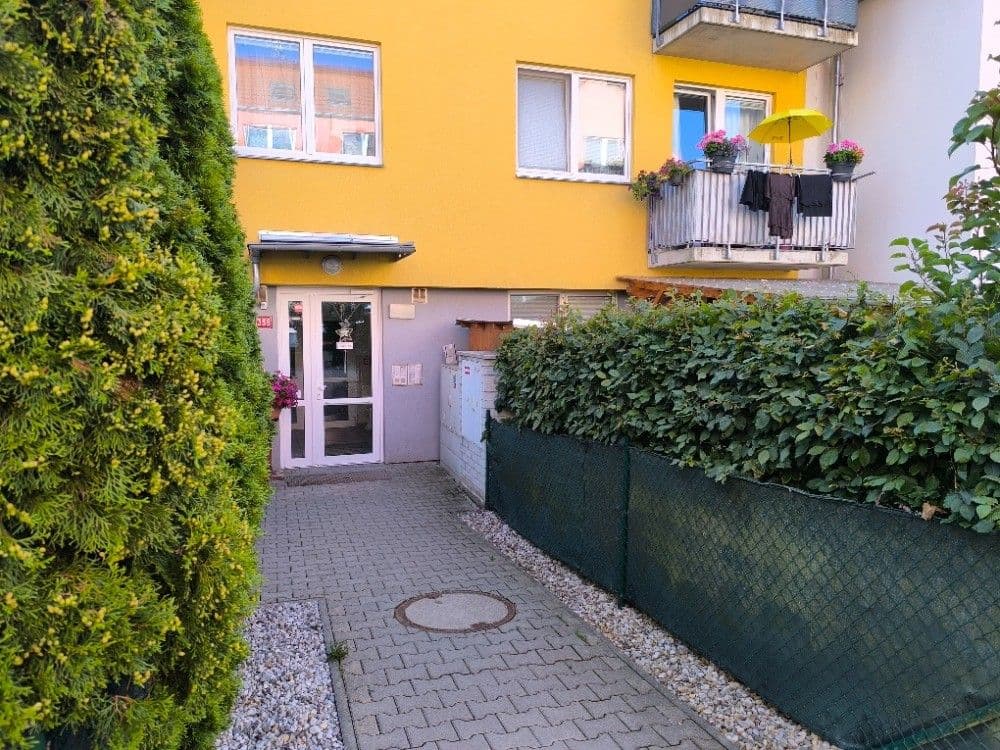 Prodej bytu 2+kk 40 m², Mirešická, Jinočany, Středočeský kraj Prodej bytu 2+kk 40 m², Mirešická, Jinočany, Středočeský kraj