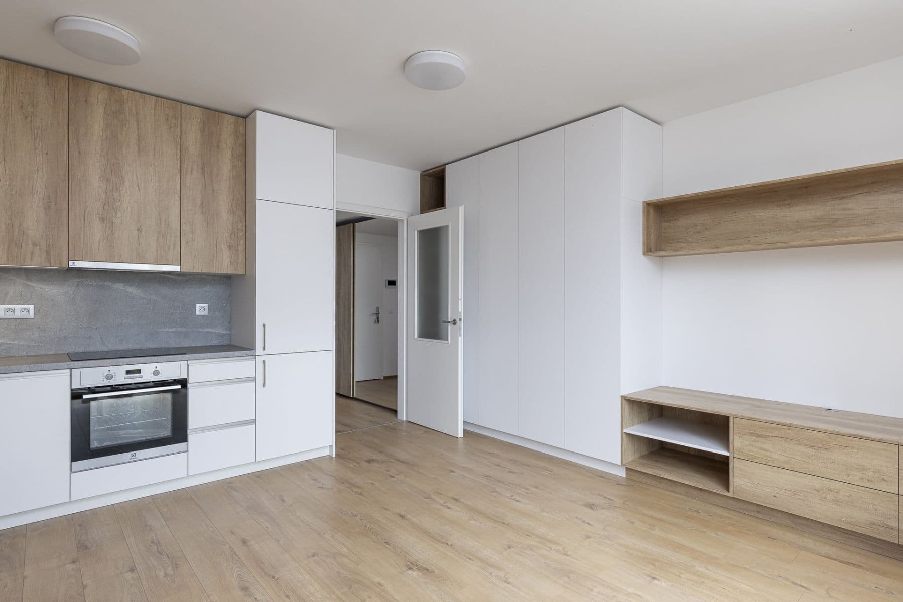 Pronájem bytu 1+kk 37 m², Nebřenická, Praha, Praha Pronájem bytu 1+kk 37 m², Nebřenická, Praha, Praha