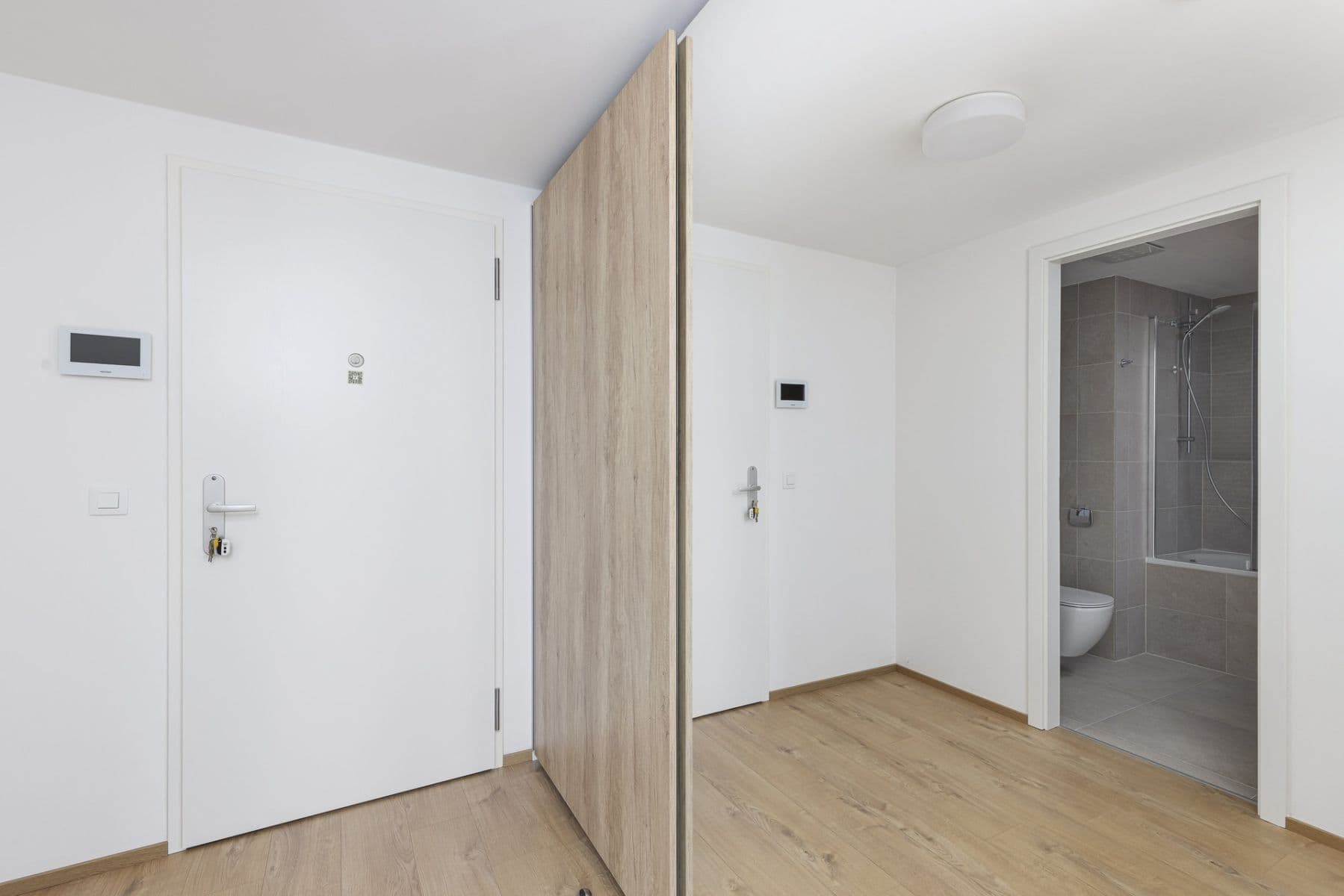 Pronájem bytu 1+kk 37 m², Nebřenická, Praha, Praha Pronájem bytu 1+kk 37 m², Nebřenická, Praha, Praha