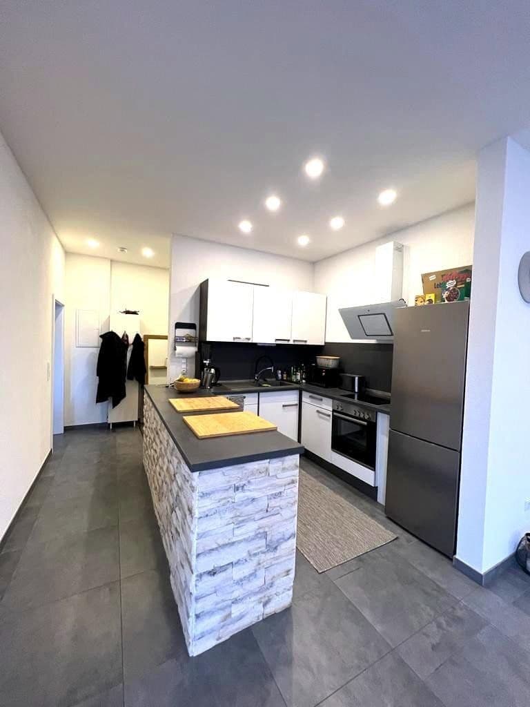 Pronájem bytu 3+1 86 m², August Lämmle Str. 27, Oberderdingen, Bádensko-Württembersko Pronájem bytu 3+1 86 m², August Lämmle Str. 27, Oberderdingen, Bádensko-Württembersko