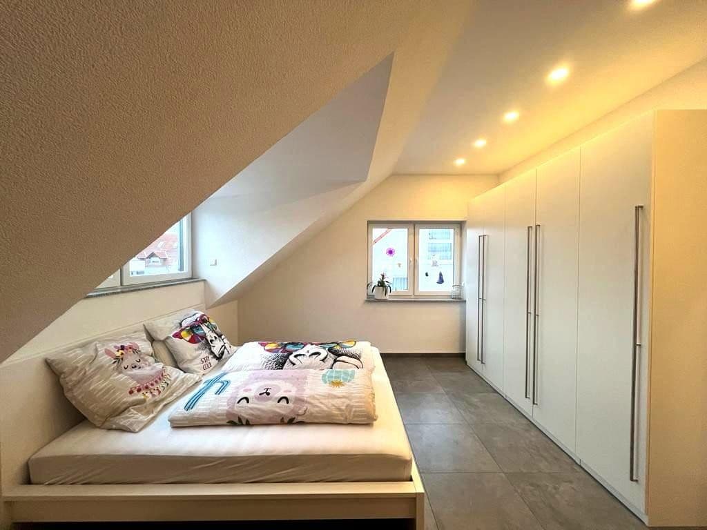 Pronájem bytu 3+1 86 m², August Lämmle Str. 27, Oberderdingen, Bádensko-Württembersko Pronájem bytu 3+1 86 m², August Lämmle Str. 27, Oberderdingen, Bádensko-Württembersko