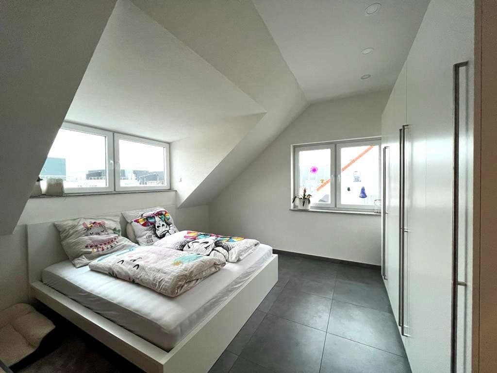 Pronájem bytu 3+1 86 m², August Lämmle Str. 27, Oberderdingen, Bádensko-Württembersko Pronájem bytu 3+1 86 m², August Lämmle Str. 27, Oberderdingen, Bádensko-Württembersko