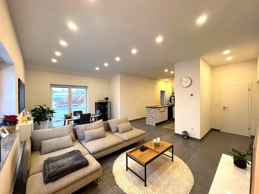 Pronájem bytu 3+1 86 m², August Lämmle Str. 27, Oberderdingen, Bádensko-Württembersko Pronájem bytu 3+1 86 m², August Lämmle Str. 27, Oberderdingen, Bádensko-Württembersko