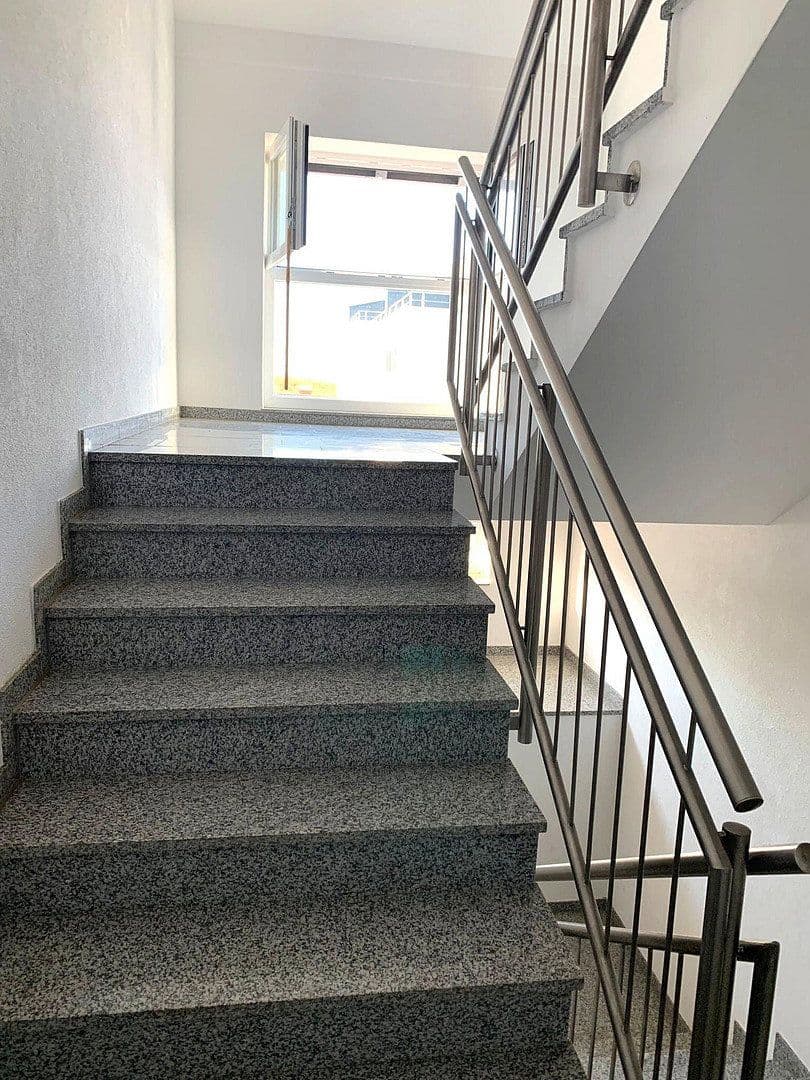 Pronájem bytu 3+1 86 m², August Lämmle Str. 27, Oberderdingen, Bádensko-Württembersko Pronájem bytu 3+1 86 m², August Lämmle Str. 27, Oberderdingen, Bádensko-Württembersko