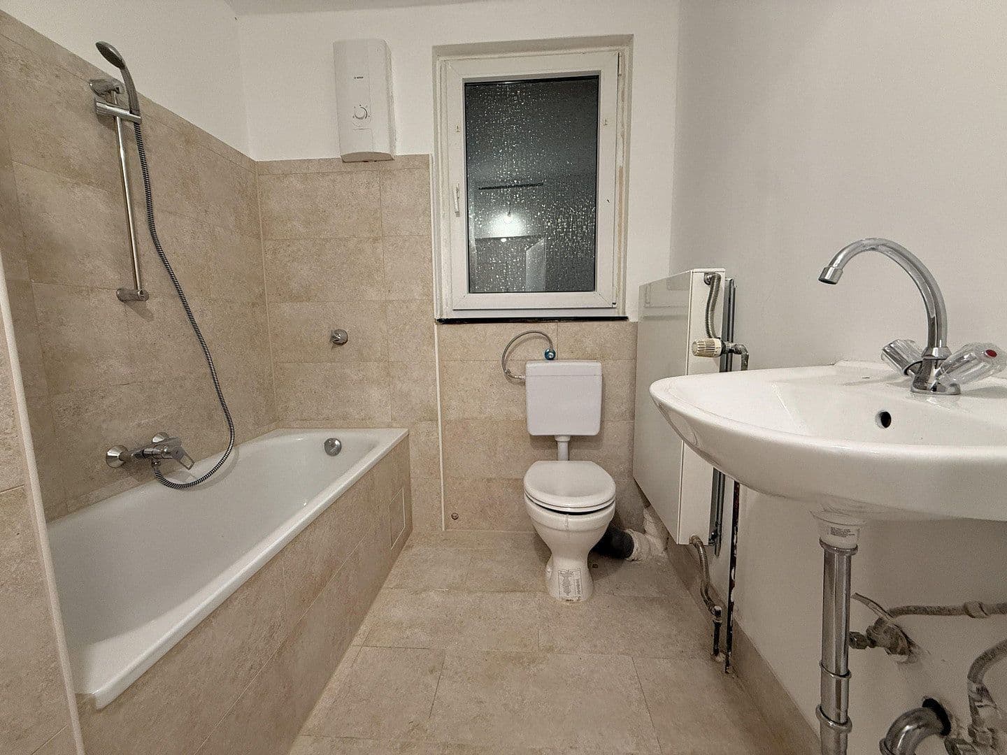 Pronájem bytu 2+1 66 m², Mundenheimer Str. 55, Ludwigshafen am Rhein, Porýní-Falc Pronájem bytu 2+1 66 m², Mundenheimer Str. 55, Ludwigshafen am Rhein, Porýní-Falc