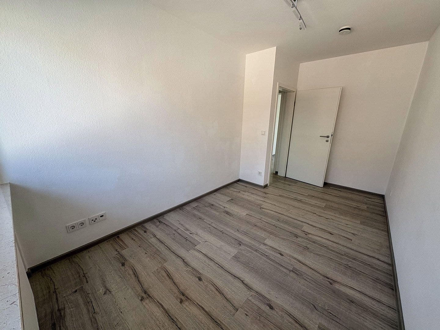 Pronájem bytu 4+1 96 m², Bad Vilbel, Hessen Pronájem bytu 4+1 96 m², Bad Vilbel, Hessen