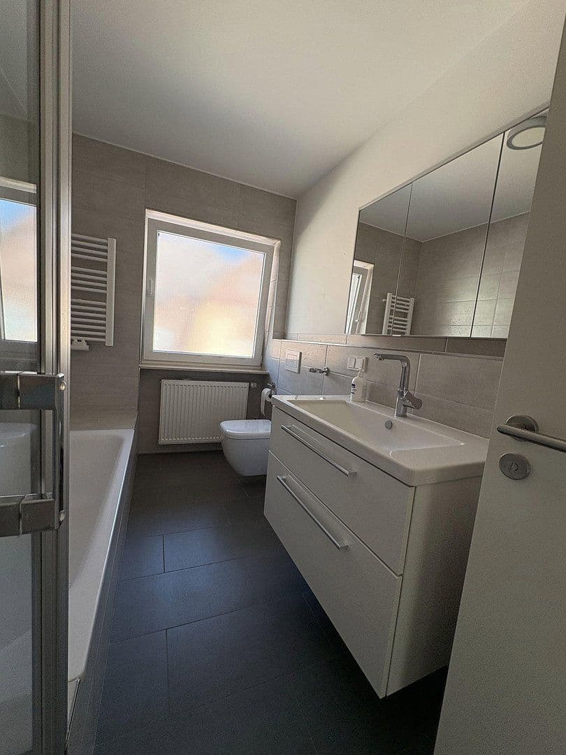 Pronájem bytu 4+1 96 m², Bad Vilbel, Hessen Pronájem bytu 4+1 96 m², Bad Vilbel, Hessen