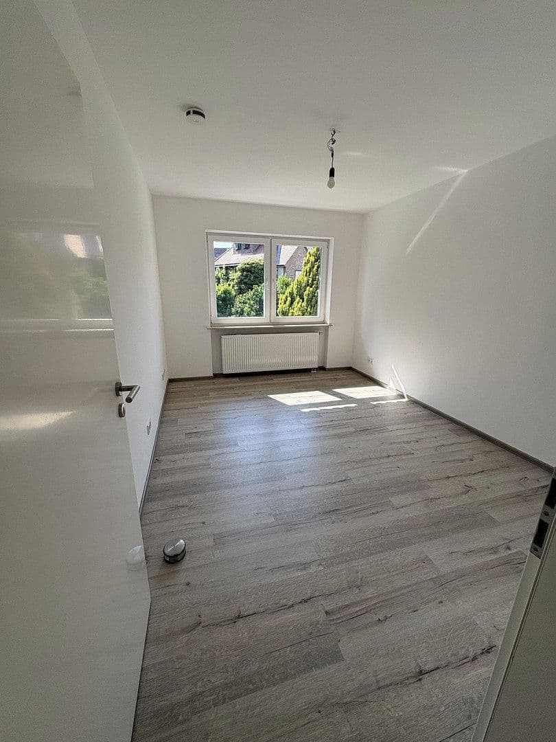 Pronájem bytu 4+1 96 m², Bad Vilbel, Hessen Pronájem bytu 4+1 96 m², Bad Vilbel, Hessen