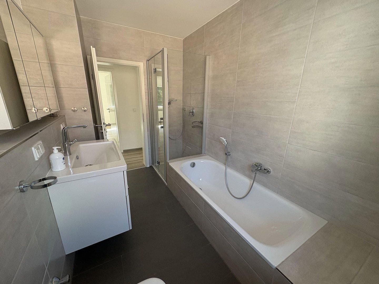 Pronájem bytu 4+1 96 m², Bad Vilbel, Hessen Pronájem bytu 4+1 96 m², Bad Vilbel, Hessen