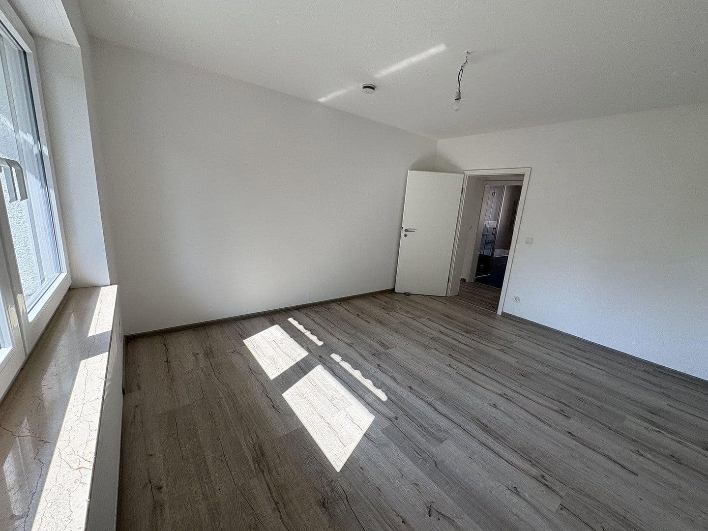 Pronájem bytu 4+1 96 m², Bad Vilbel, Hessen Pronájem bytu 4+1 96 m², Bad Vilbel, Hessen