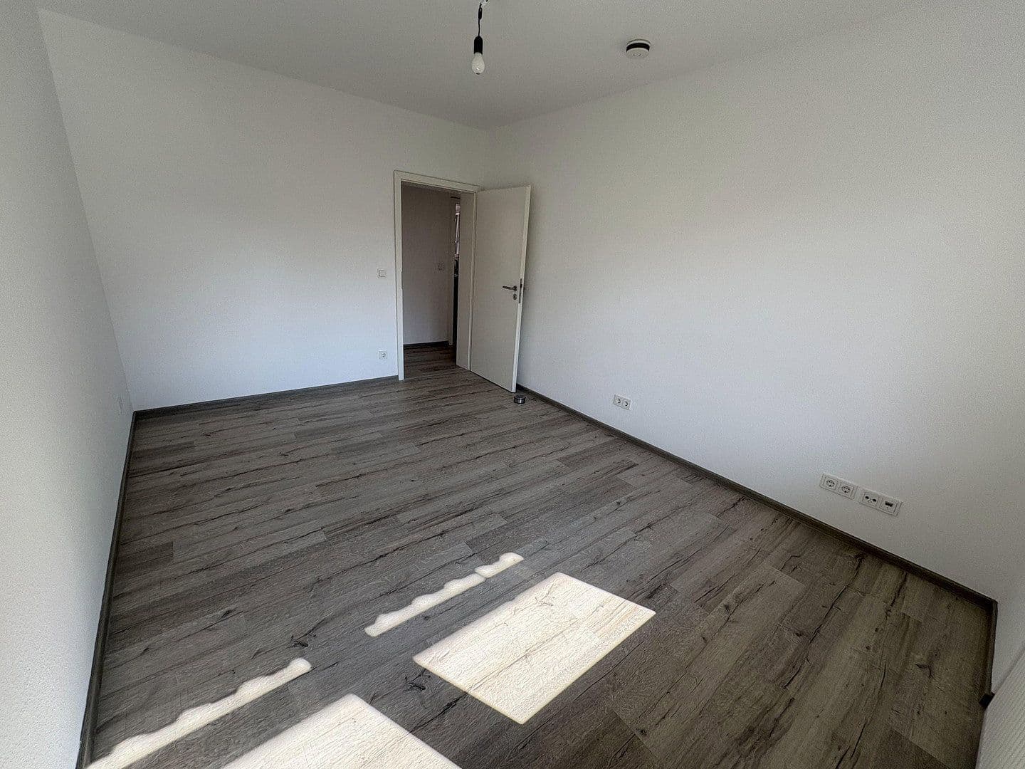 Pronájem bytu 4+1 96 m², Bad Vilbel, Hessen Pronájem bytu 4+1 96 m², Bad Vilbel, Hessen