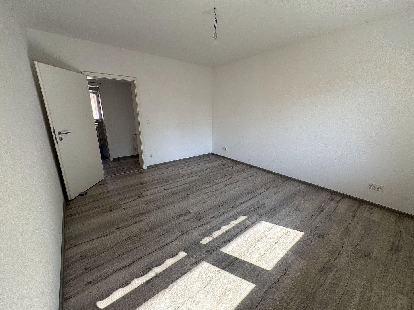 Pronájem bytu 4+1 96 m², Bad Vilbel, Hessen Pronájem bytu 4+1 96 m², Bad Vilbel, Hessen
