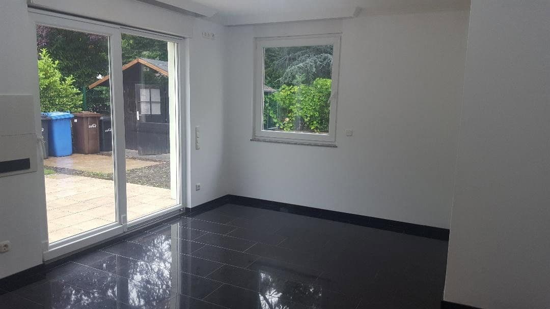 Pronájem domu 244 m², pozemek 384 m², Leverkusen, Severní Porýní-Vestfálsko Pronájem domu 244 m², pozemek 384 m², Leverkusen, Severní Porýní-Vestfálsko