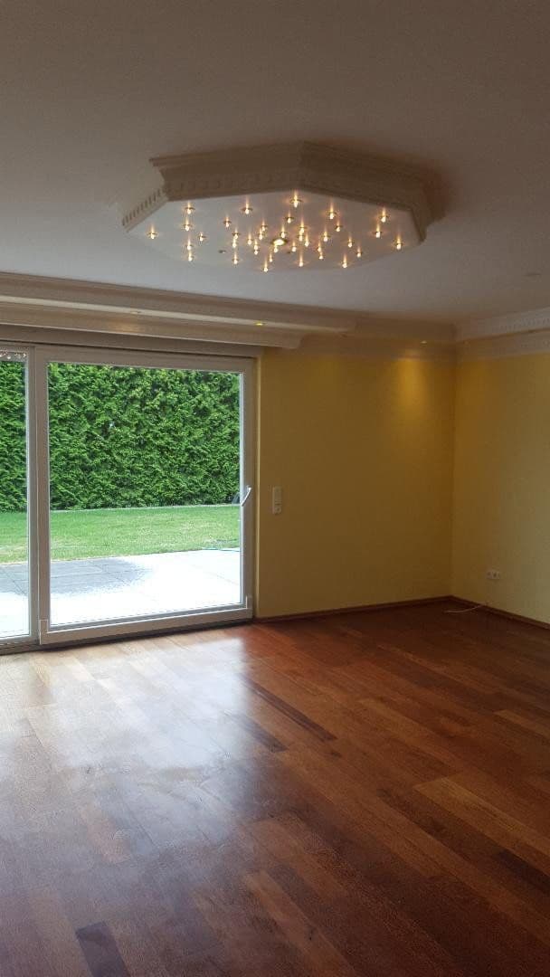 Pronájem domu 244 m², pozemek 384 m², Leverkusen, Severní Porýní-Vestfálsko Pronájem domu 244 m², pozemek 384 m², Leverkusen, Severní Porýní-Vestfálsko